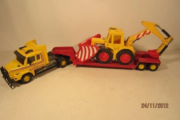 Hot Wheels Digger Transporter