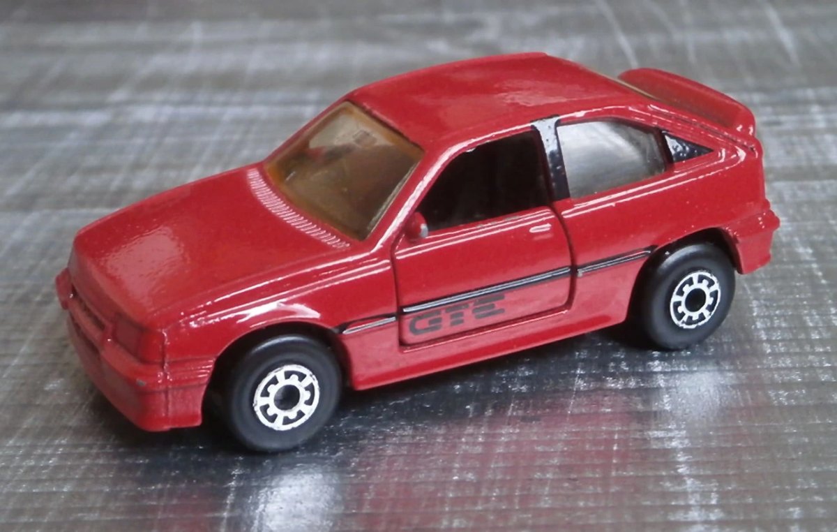 Hot Wheels Vauxhall Astra GTE / Opel Kadett GSi