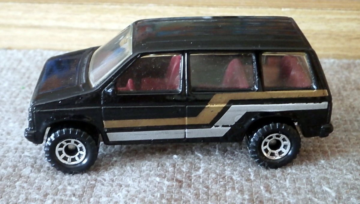 Hot Wheels Dodge Caravan