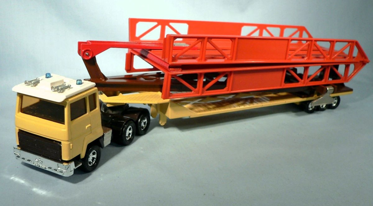 Hot Wheels Bridge Transporter
