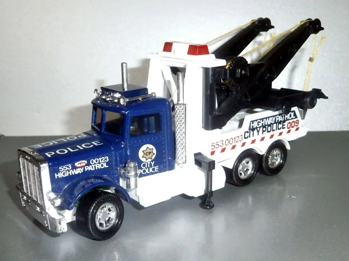 Hot Wheels Peterbilt Wrecker