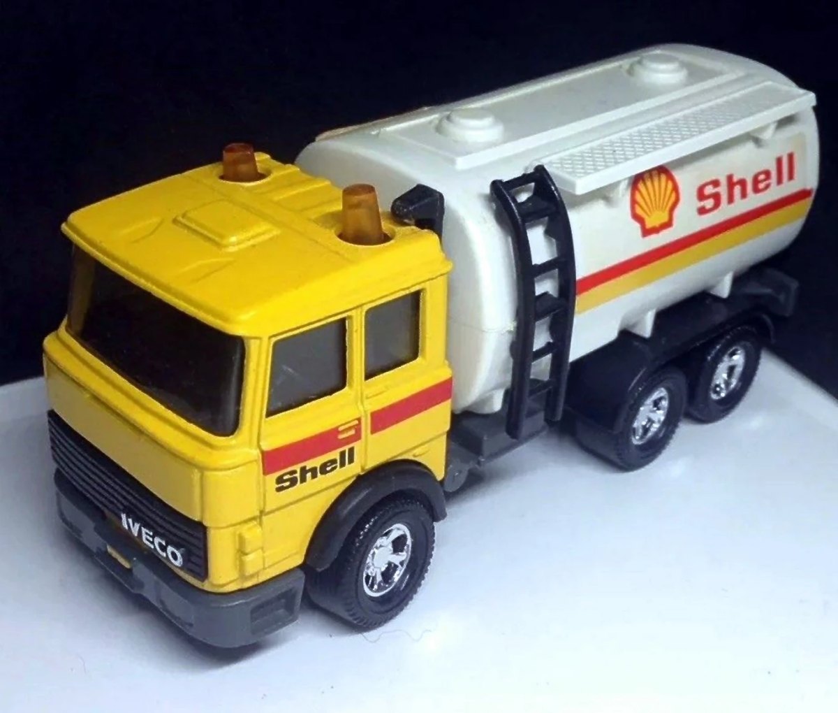 Hot Wheels Petrol Tanker