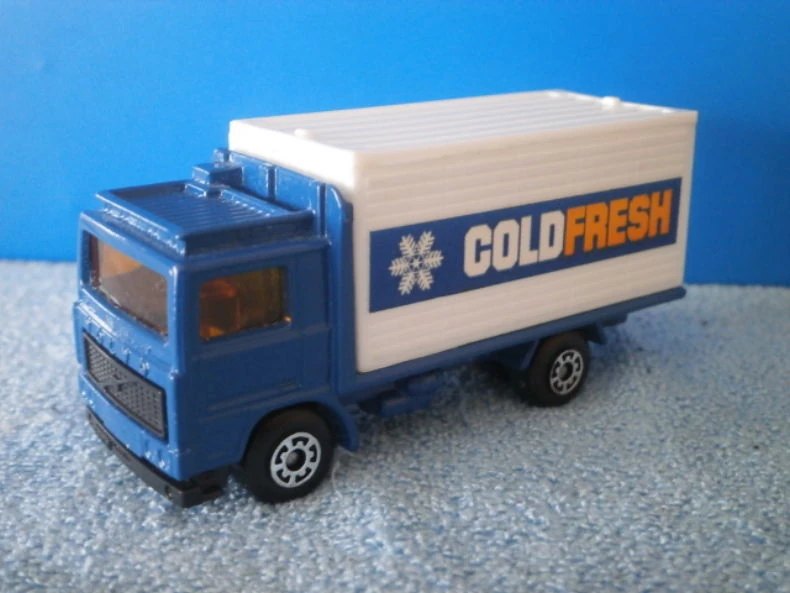 Hot Wheels Volvo Container Truck