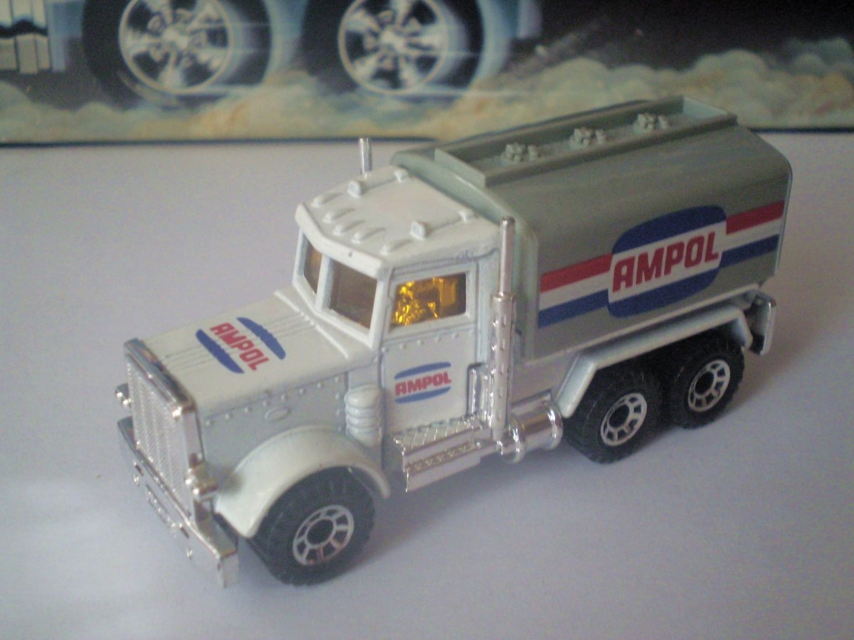 Hot Wheels Peterbilt Tanker Truck