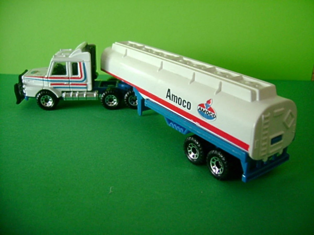 Hot Wheels Scania Petrol Tanker