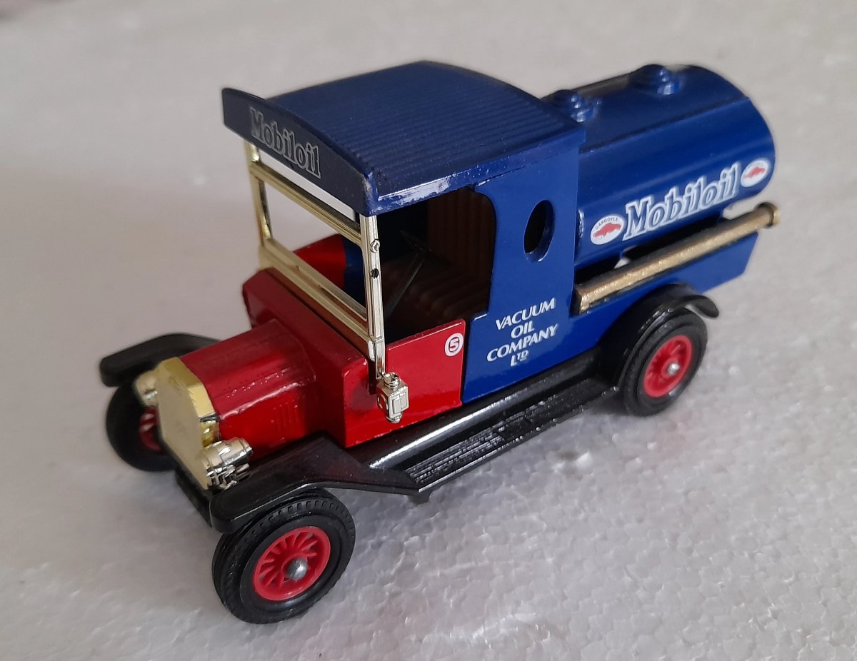 Hot Wheels 1912 Ford Model T Tanker