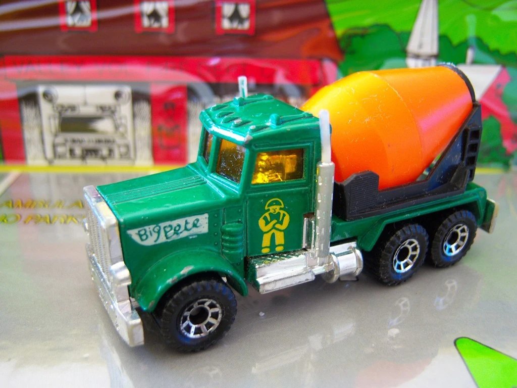 Hot Wheels Peterbilt Cement Truck
