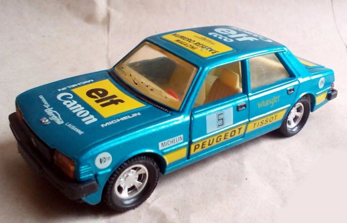 Hot Wheels Peugeot 305