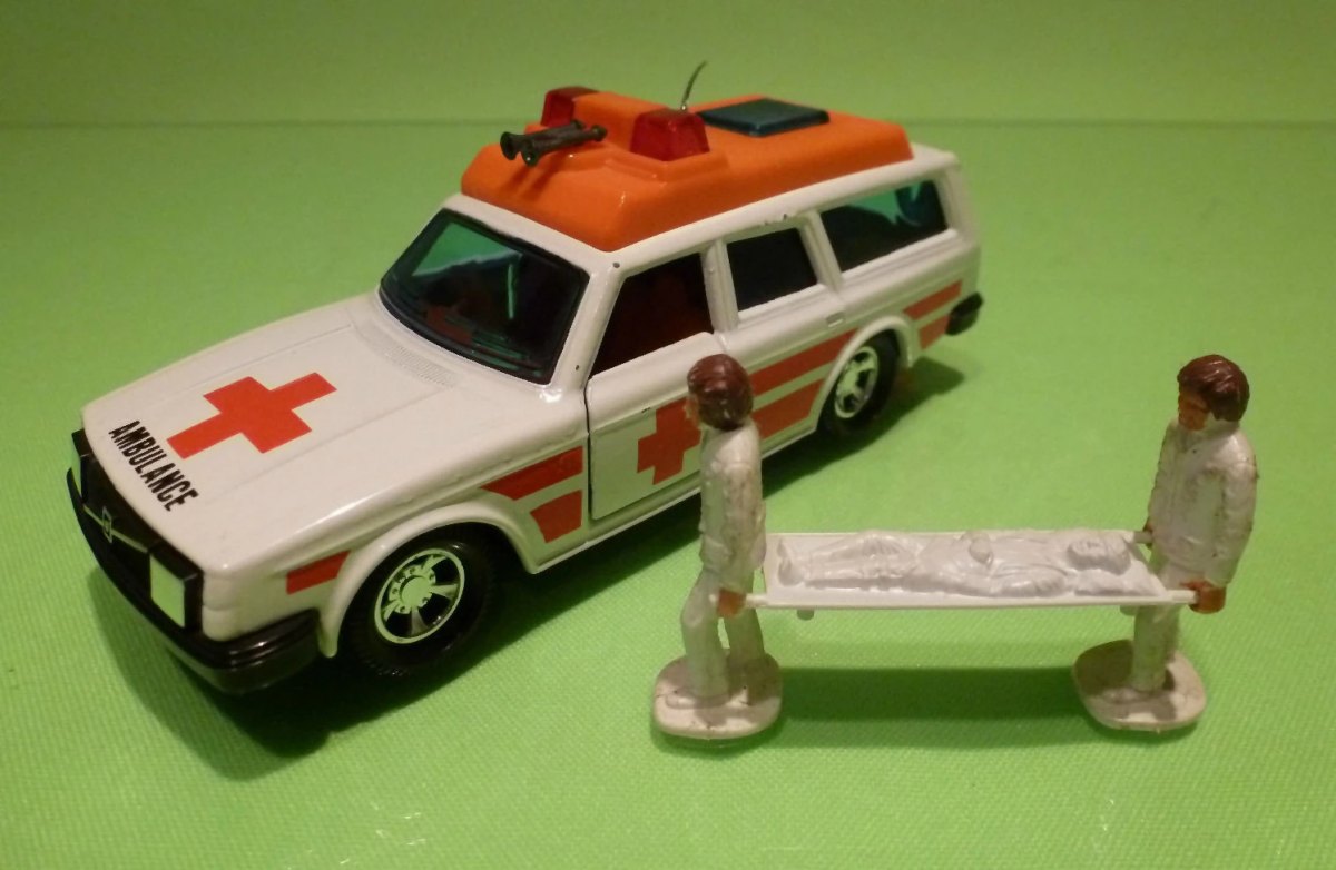 Hot Wheels Volvo Ambulance