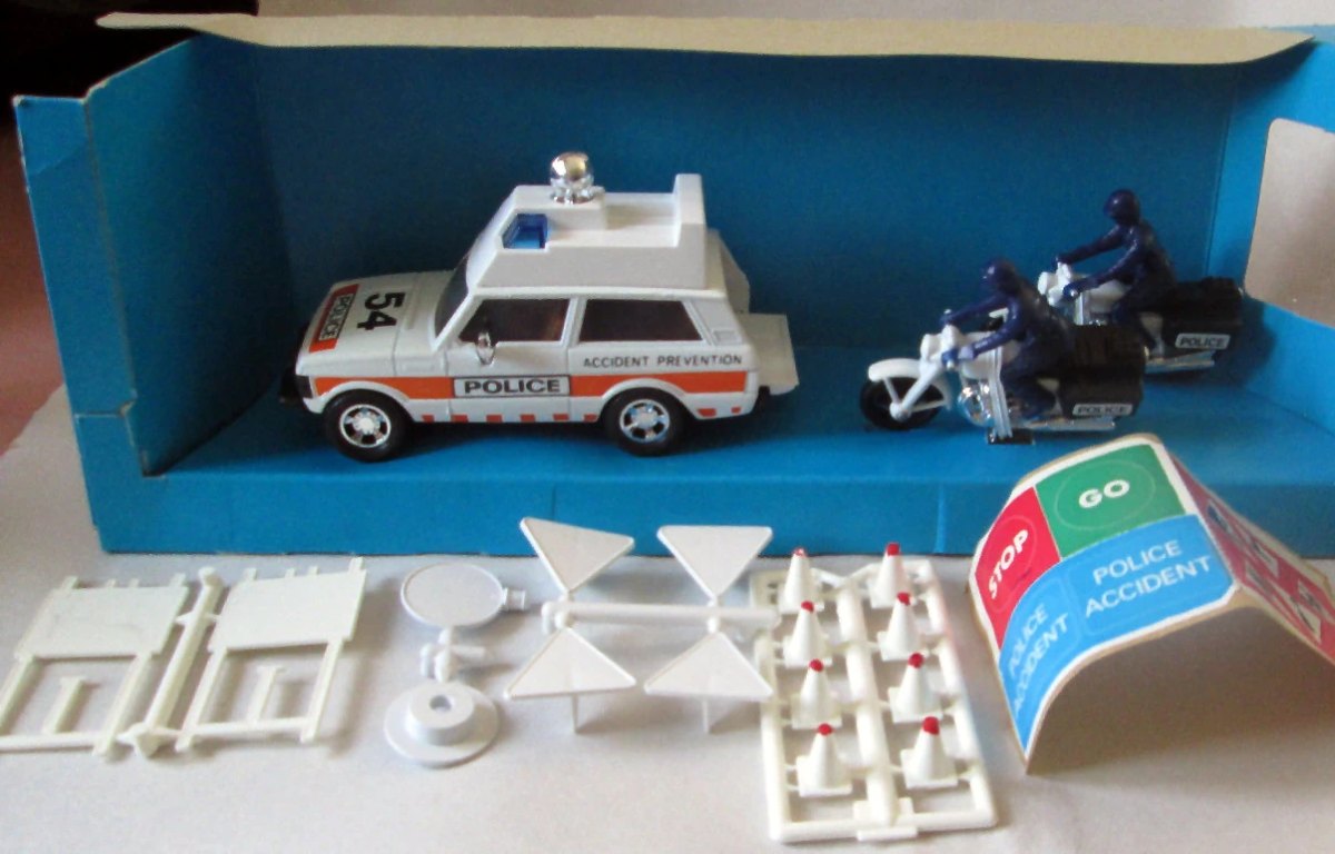 Hot Wheels Range Rover Police Set
