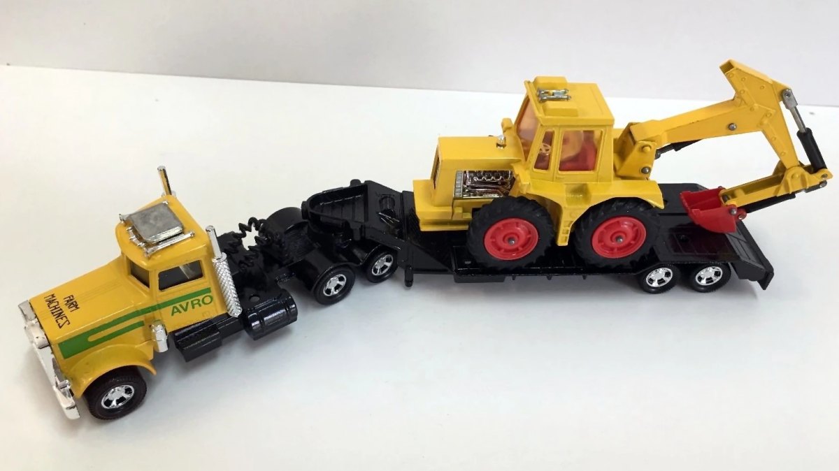 Hot Wheels Digger & Plough Transporter