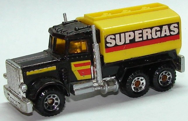 Hot Wheels Peterbilt Tanker