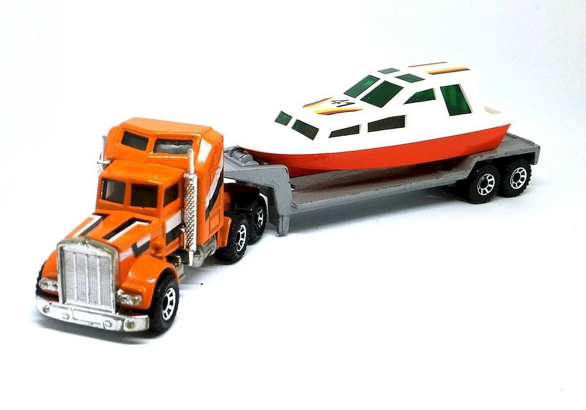 Hot Wheels Kenworth Boat Transporter