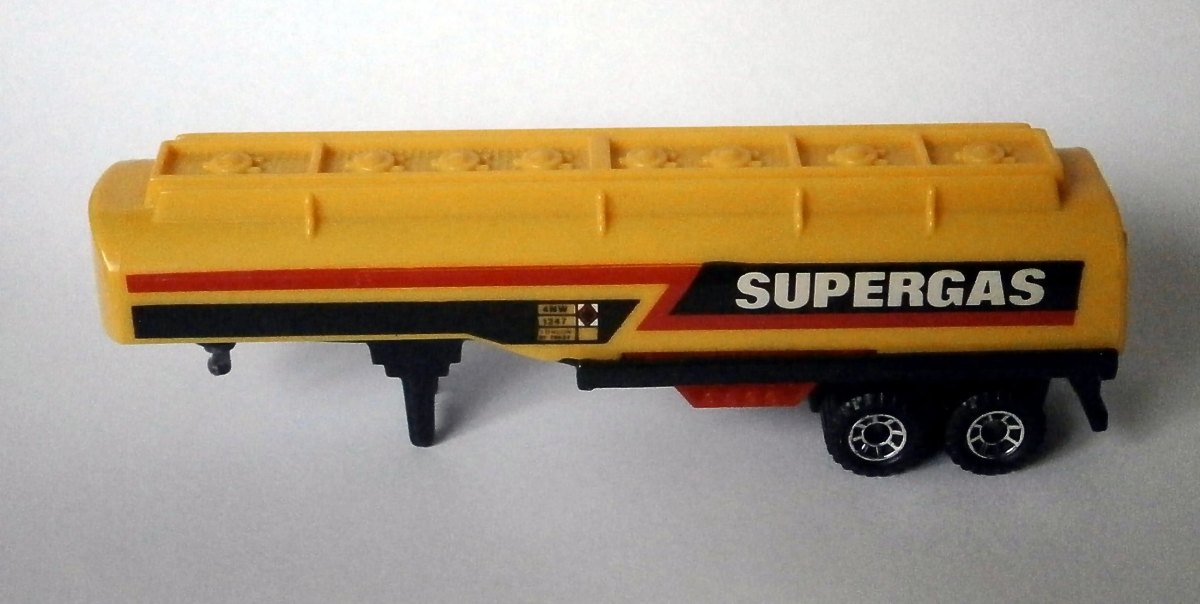 Hot Wheels Peterbilt Tanker