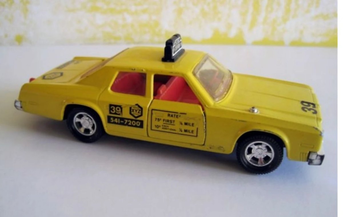 Hot Wheels Plymouth Gran Fury Taxi