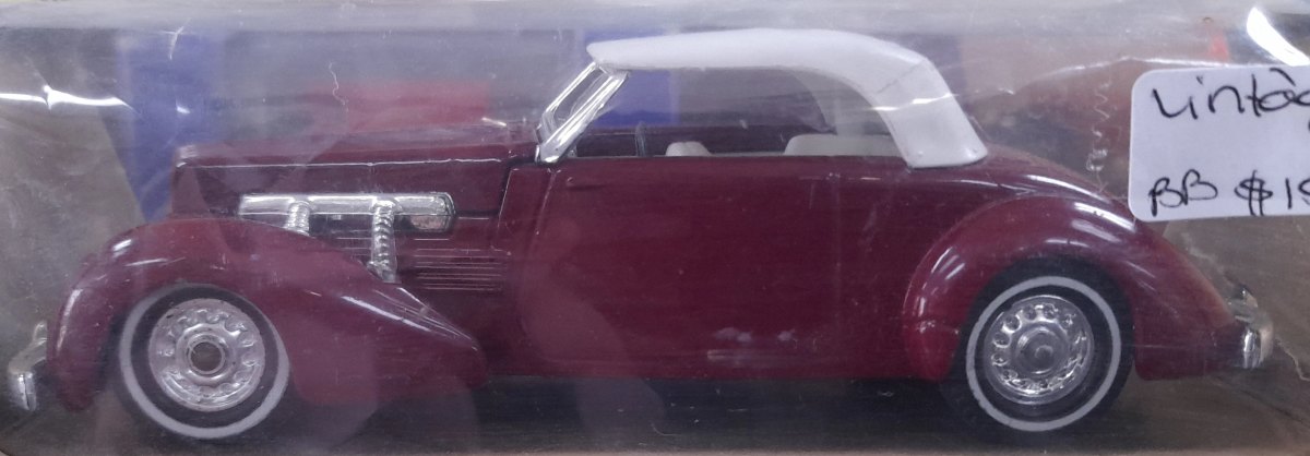 Hot Wheels 1937 Cord Model 812 Supercharged Convertible Phaeton Sedan