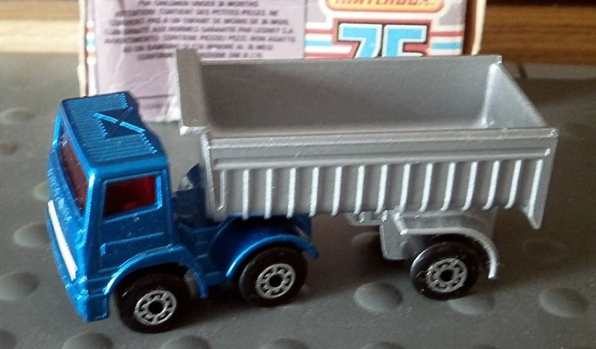 Hot Wheels Articulated Truck
