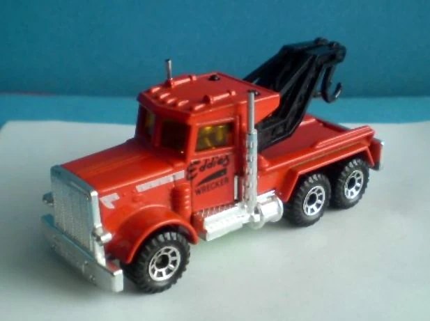 Hot Wheels Peterbilt Wreck Truck