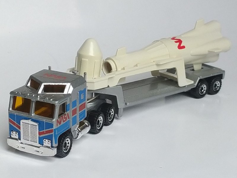 1982 Kenworth Low Bed Trailer "Rocket" Silver: Image 2