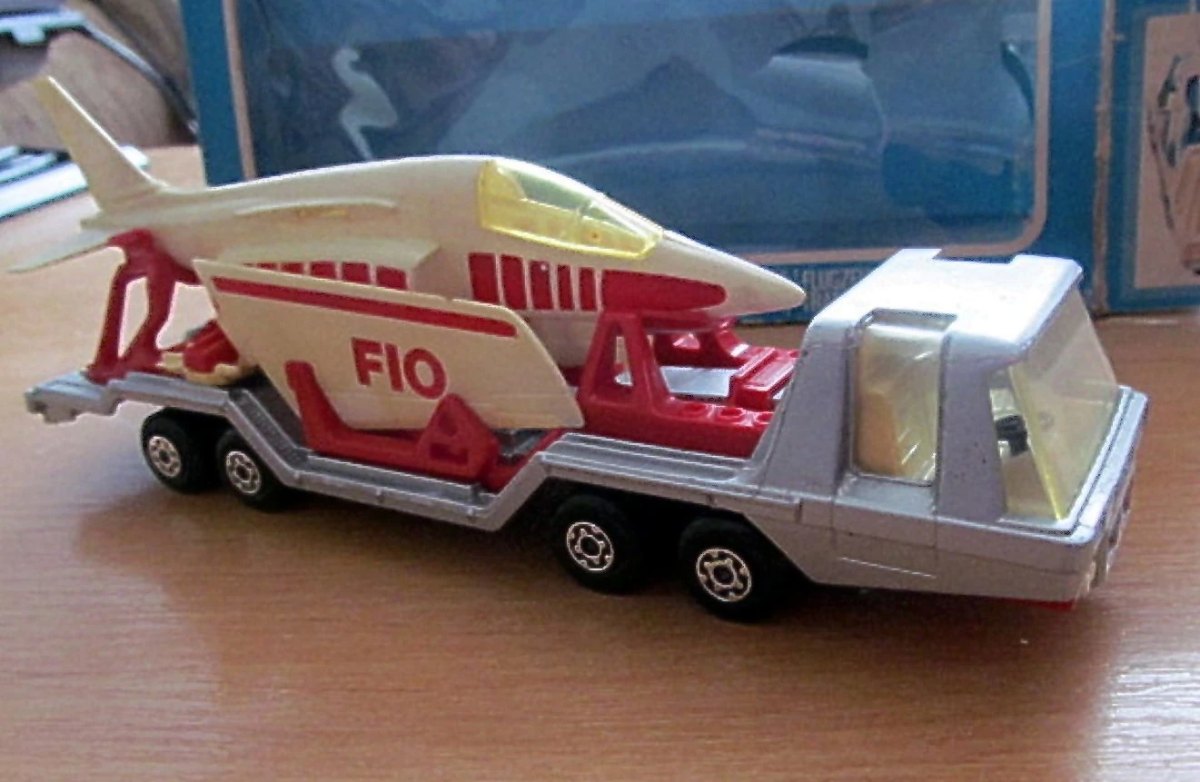 Hot Wheels Aircraft Transporter