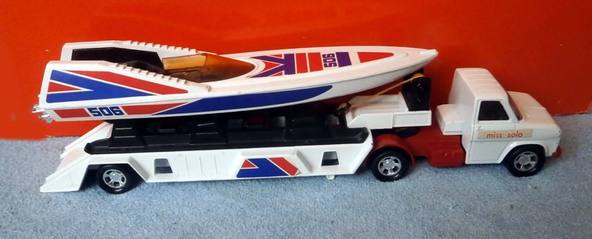 Hot Wheels Ford Boat Transporter