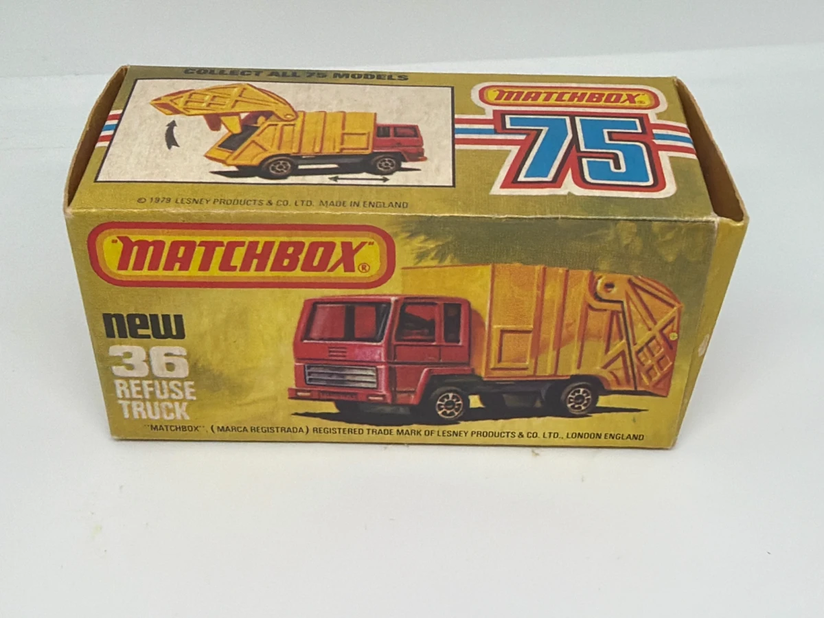 1981 Refuse Truck Red: Box: Image 2