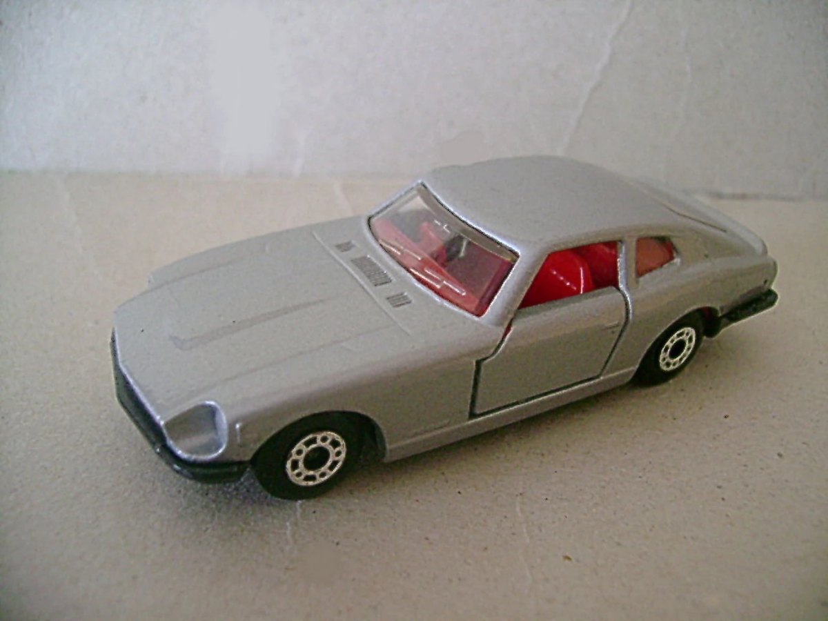 Hot Wheels Datsun 260 Z 2+2