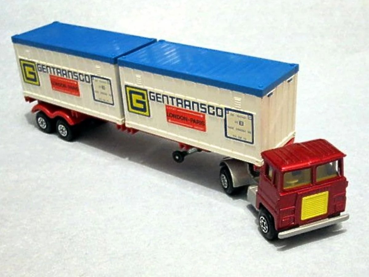 Hot Wheels Articulated Container Truck