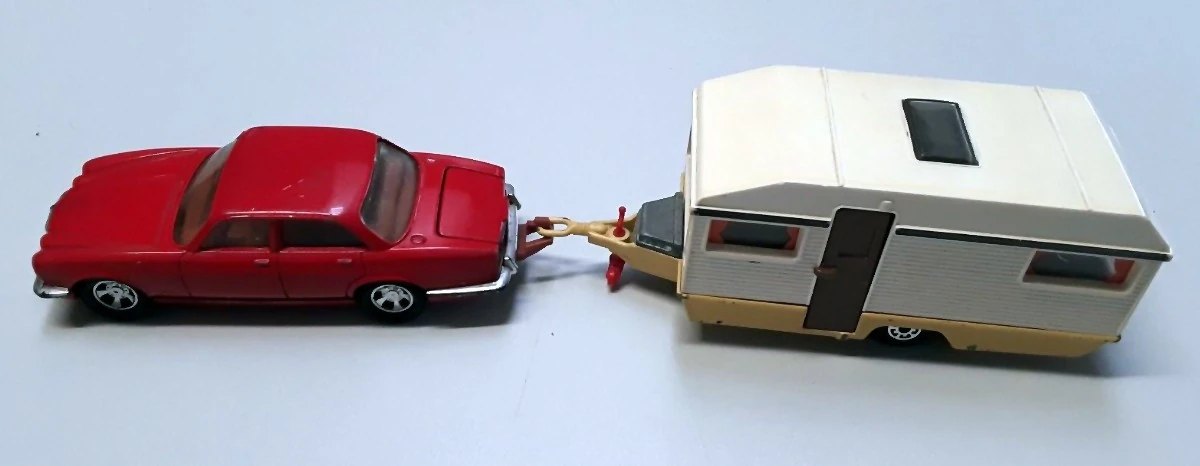 Hot Wheels Jaguar and Caravan