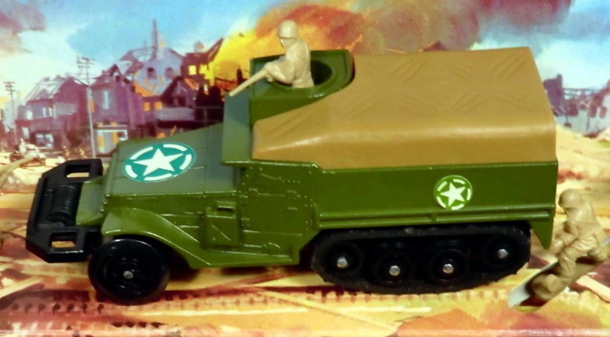 Hot Wheels M3 A1 Half Track APC