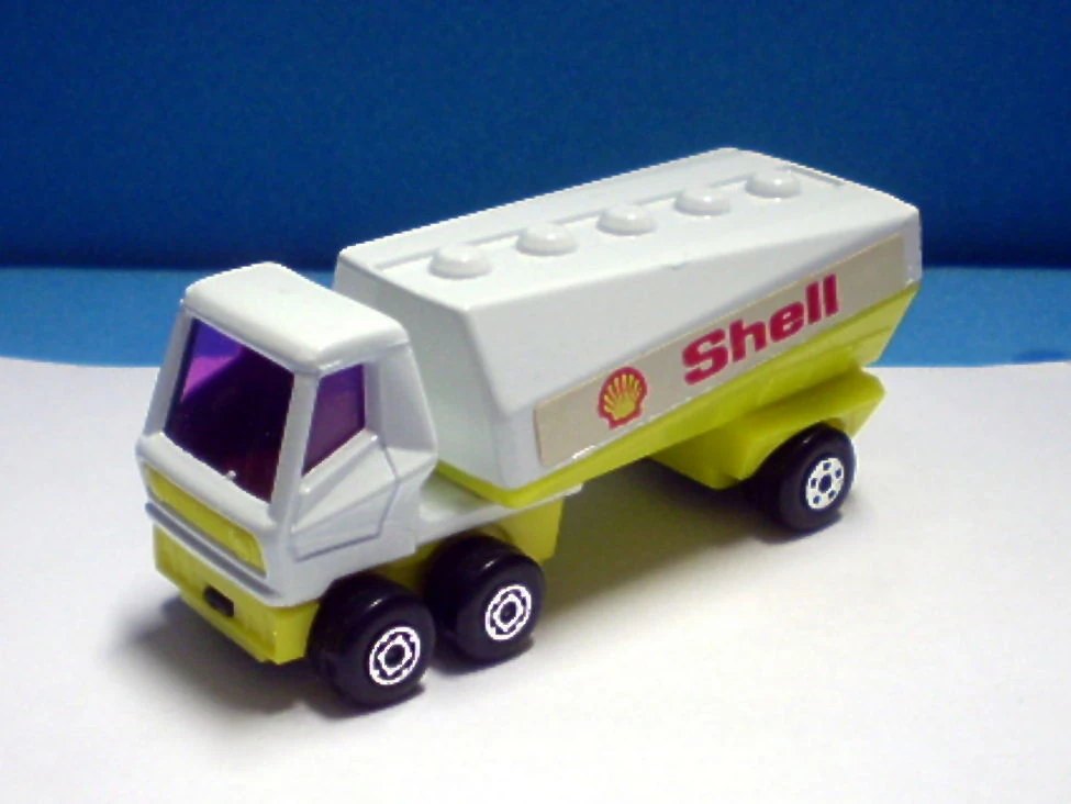 Hot Wheels Freeway Gas Tanker