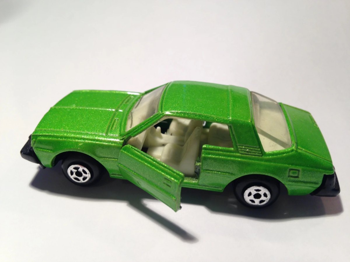 Hot Wheels Galant Eterna