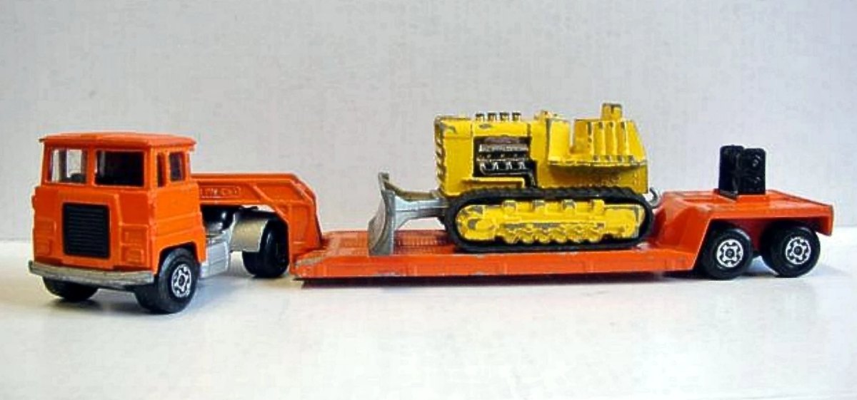 Hot Wheels Low Loader and Bulldozer