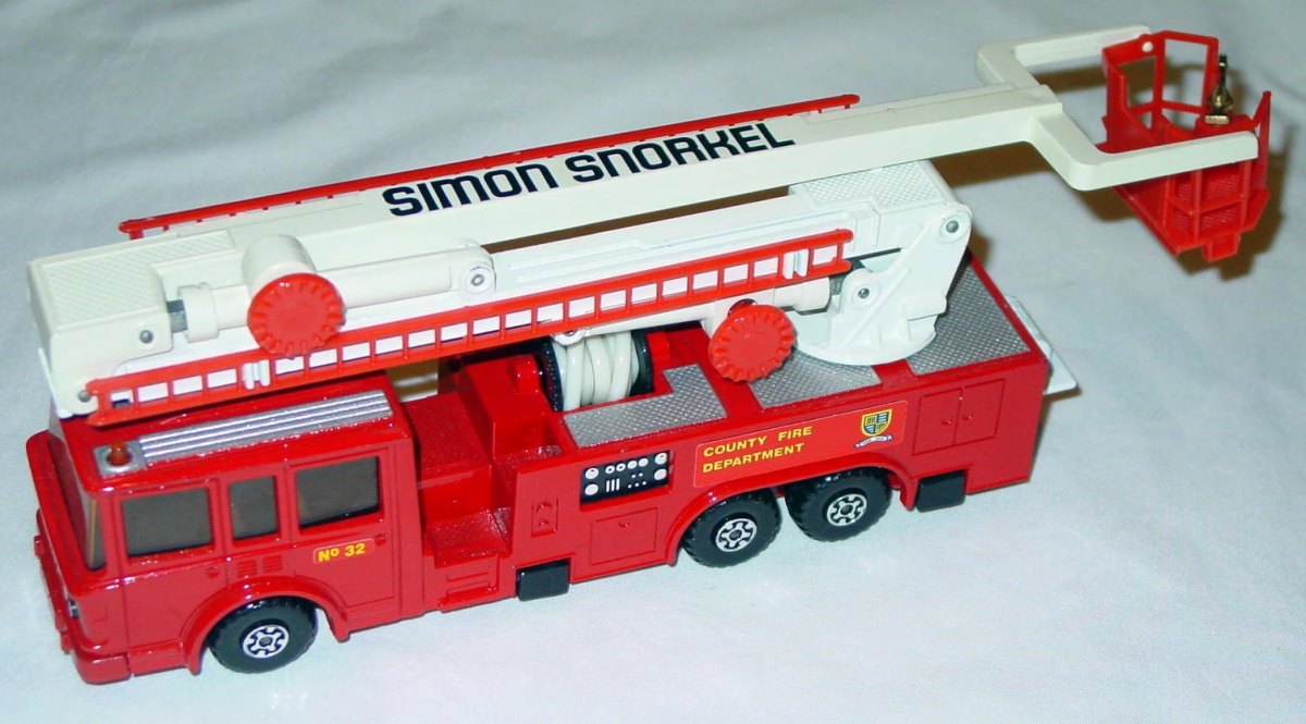 Hot Wheels E.R.F. Snorkel Fire Engine