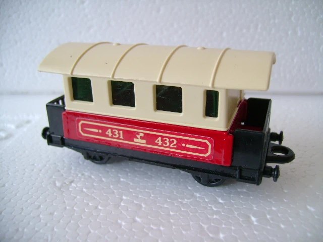 Hot Wheels Passenger Coach
