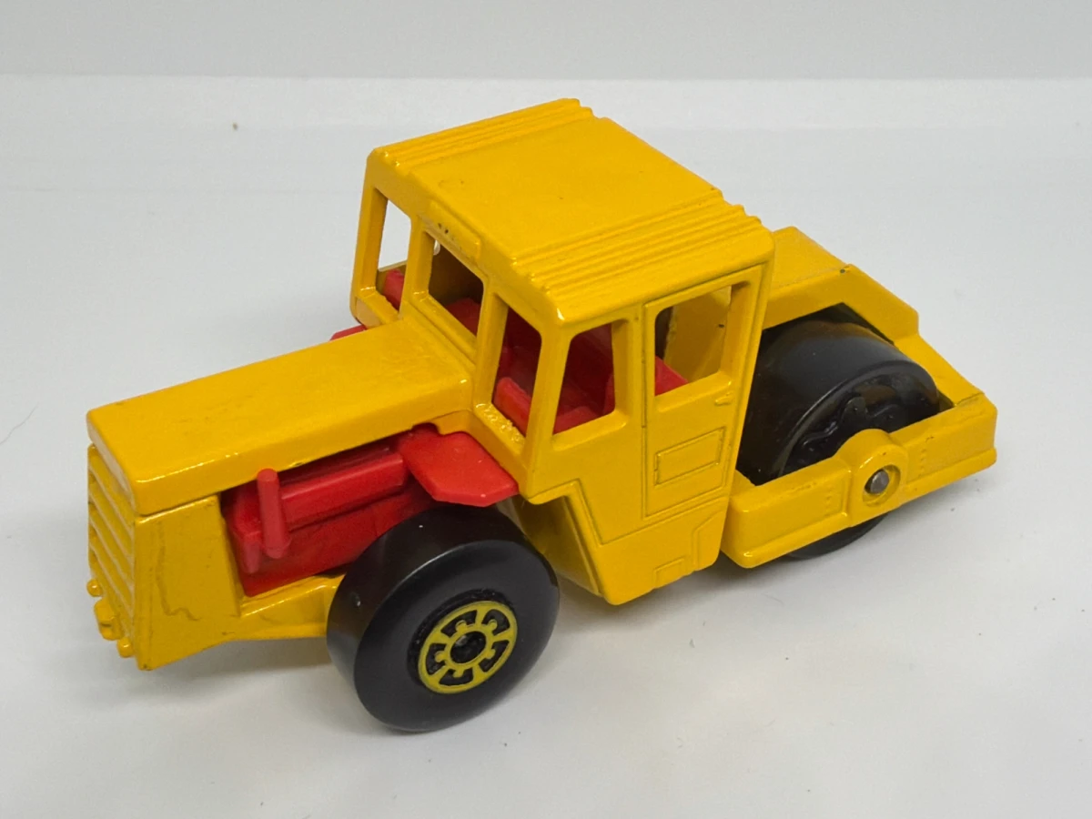 1979 Bomag Road Roller Yellow: No Package: Image 3