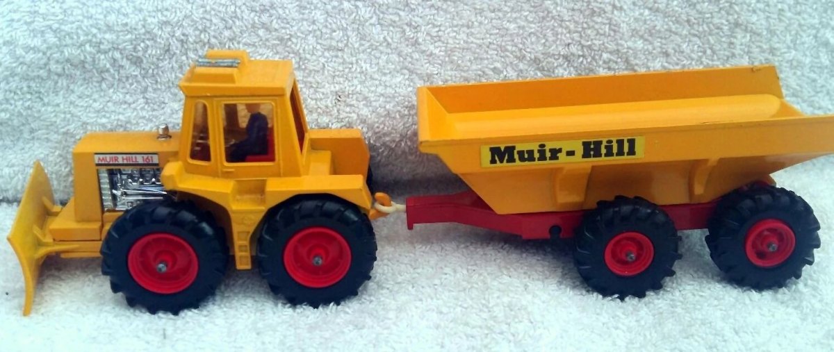 Hot Wheels Muir-Hill Tractor and Trailer