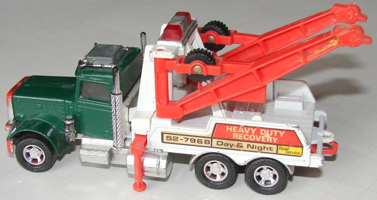 Hot Wheels Peterbilt Wrecker