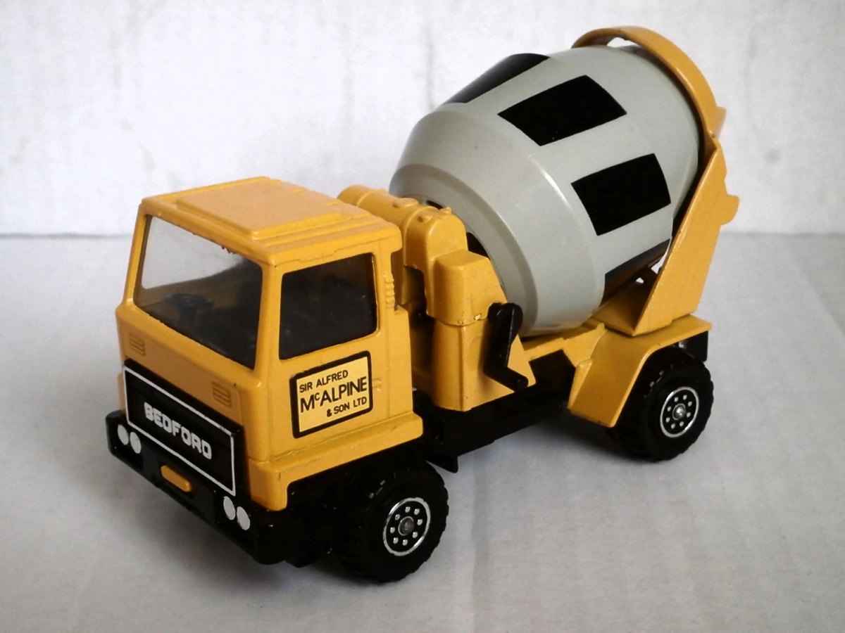 Hot Wheels Cement Truck Bedford