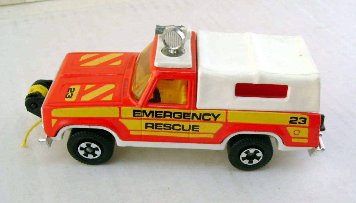 Hot Wheels Plymouth Mountaineer Rescue Vehicle