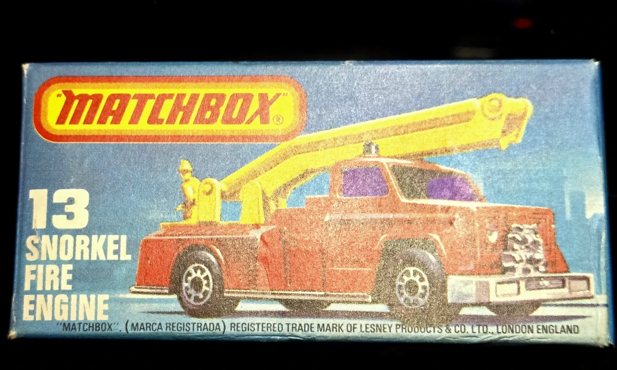 1977 Snorkel Fire Engine Red: Box: Image 3