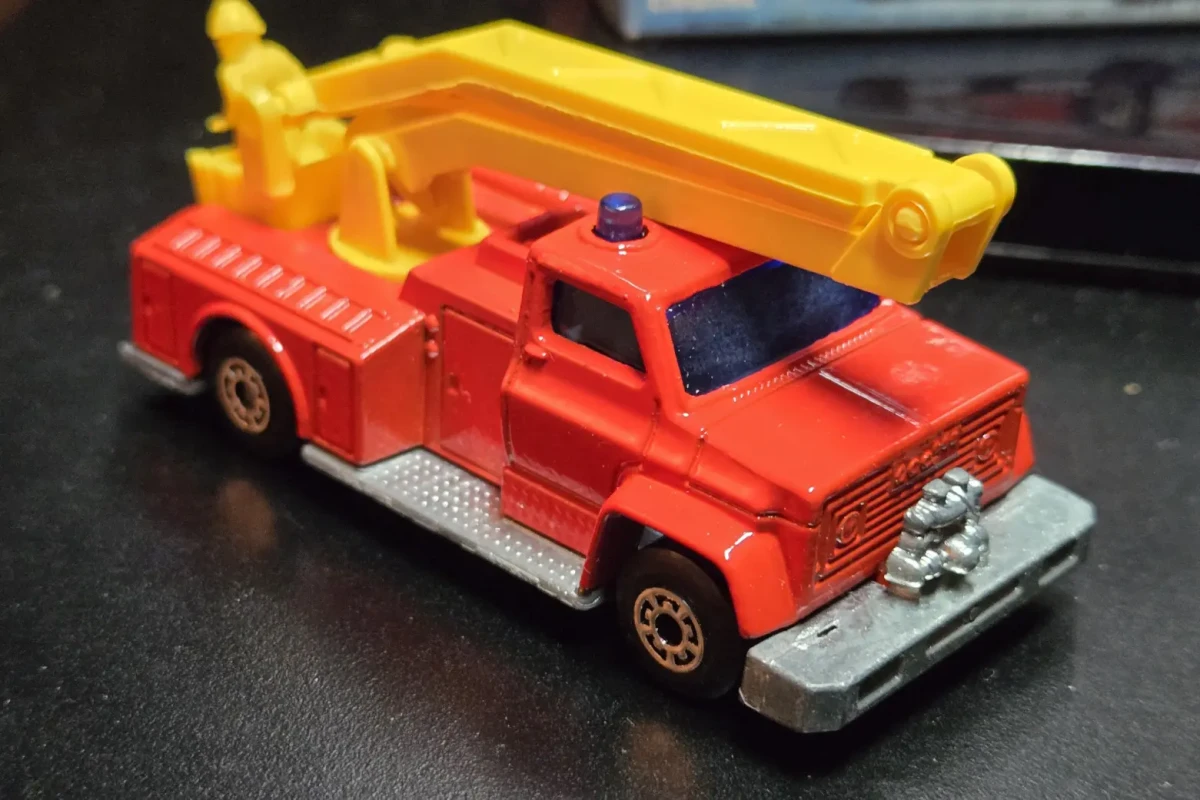 1977 Snorkel Fire Engine Red: Box: Image 7