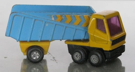 Hot Wheels Articulated Truck