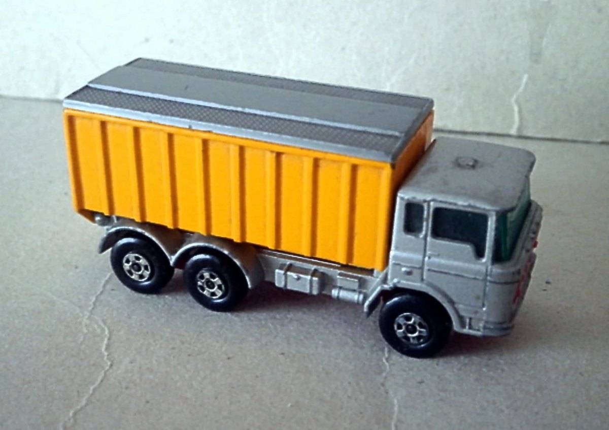 Hot Wheels DAF Tipper Container Truck
