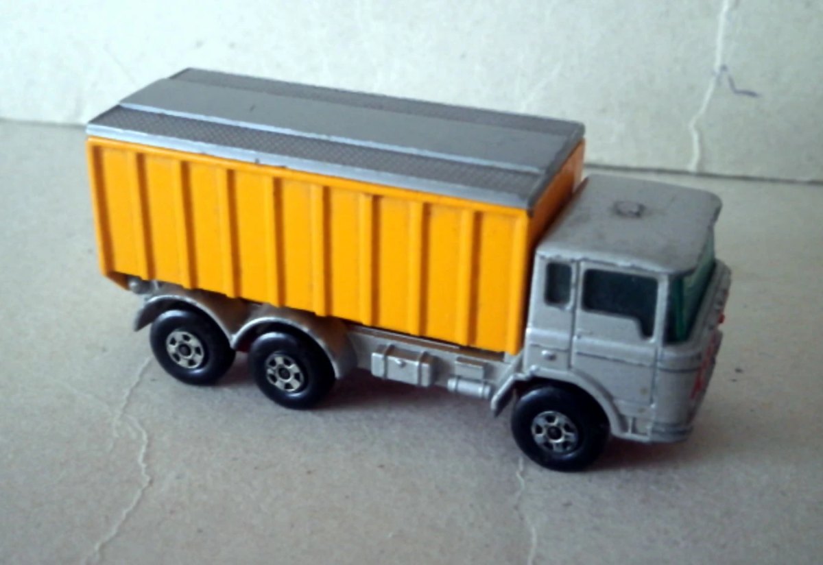 Hot Wheels DAF Tipper Container Truck