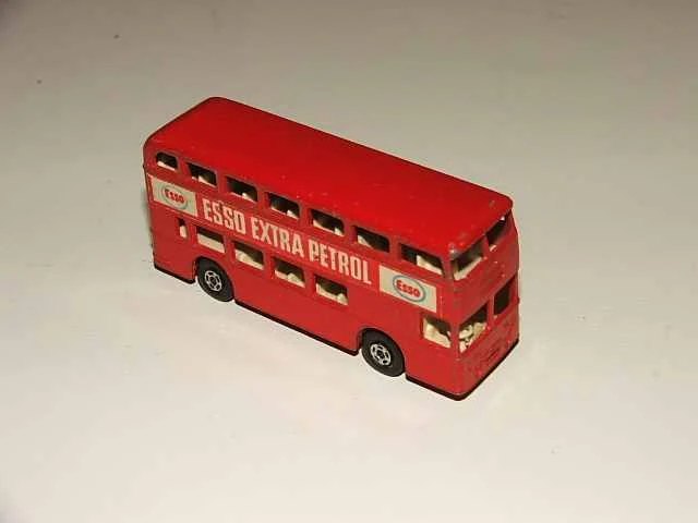 Hot Wheels Daimler Bus