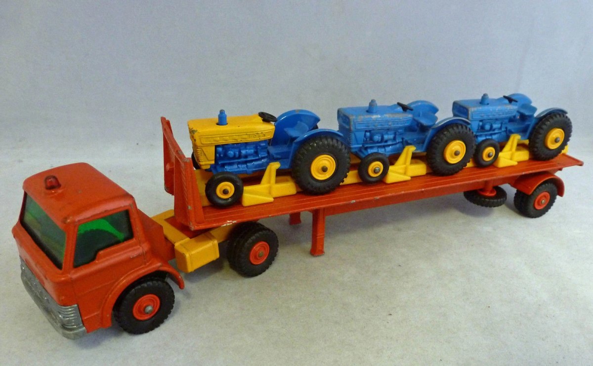 Hot Wheels Tractor Transporter