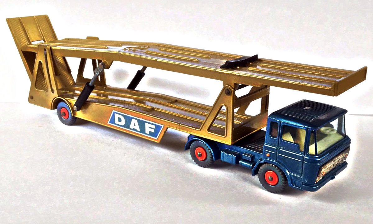 Hot Wheels DAF Car Transporter [ 3 ]