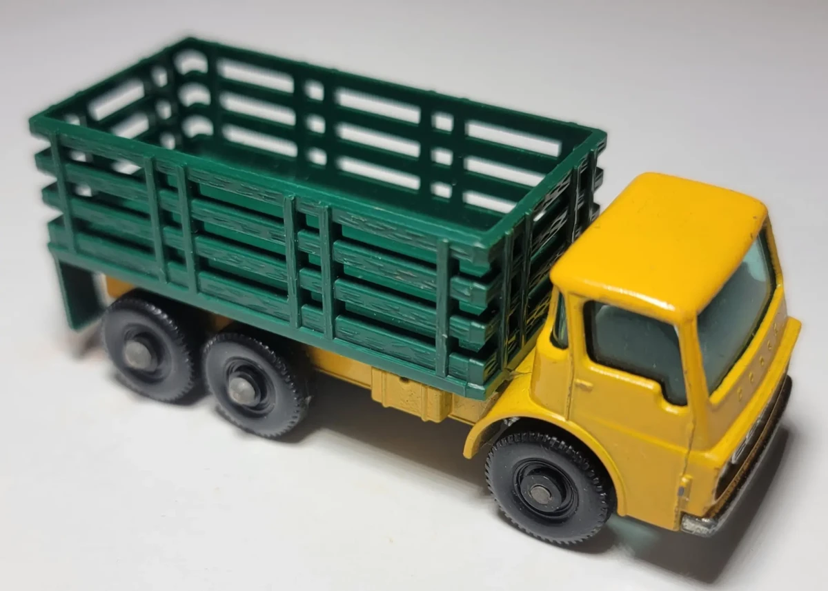 1968 Stake Truck Yellow: No Package: Image 3