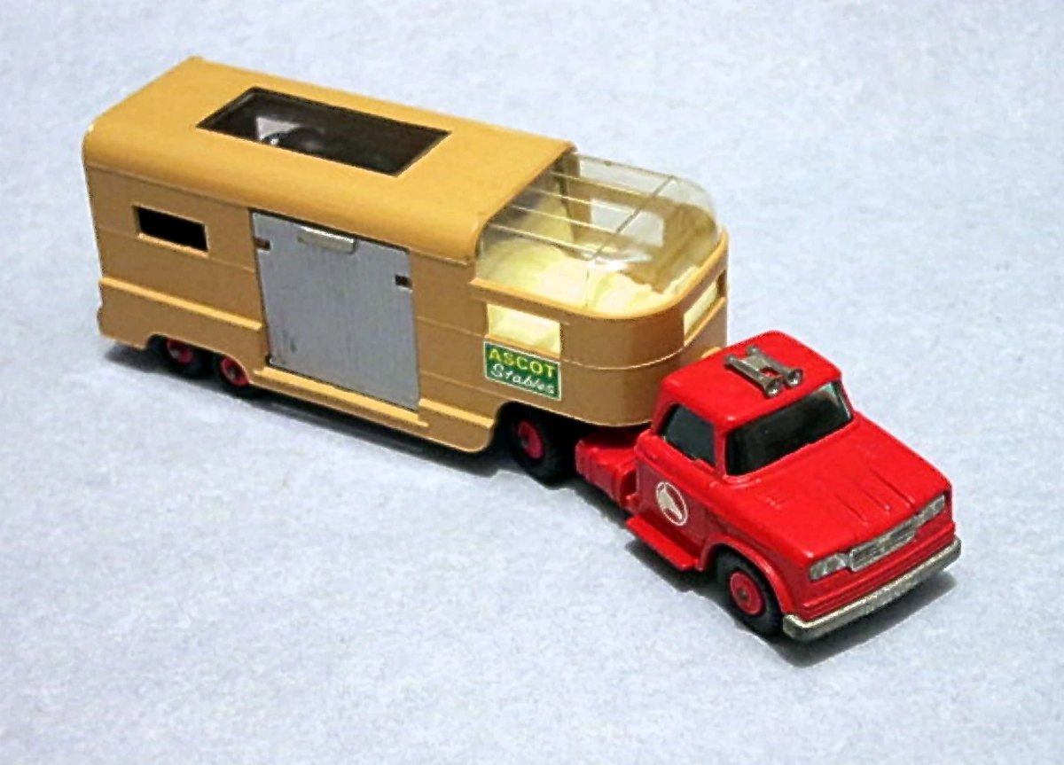 Hot Wheels Articulated Horse Van